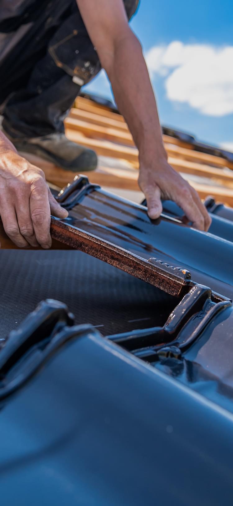 家族の命と笑顔を守る最適な屋根をご提案